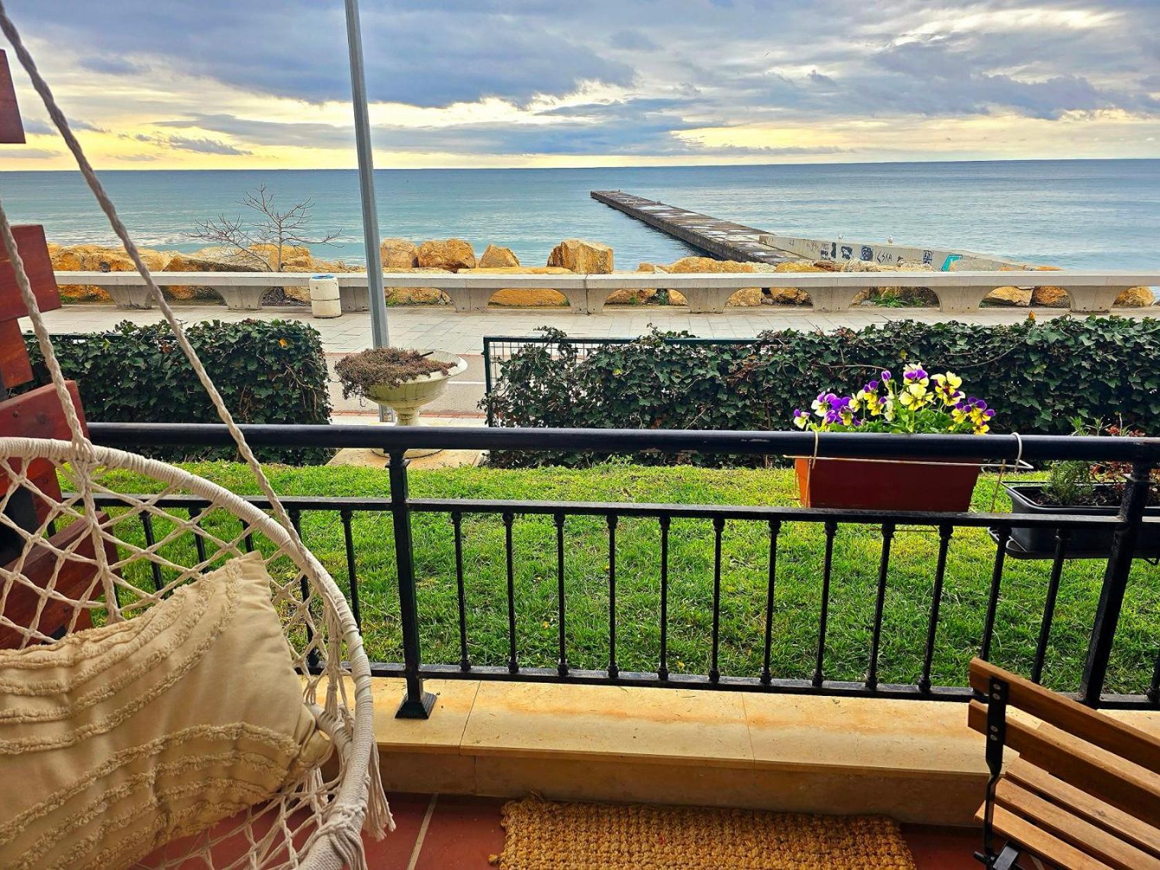 Apartments Poemia- Sea View, Free Parking, Complex Carpe Diem Балчик Екстериор снимка