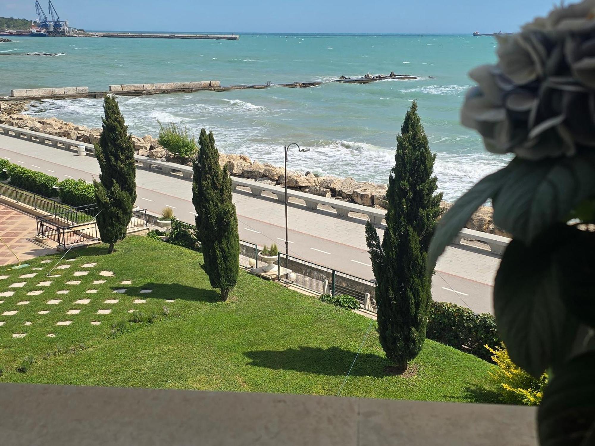 Apartments Poemia- Sea View, Free Parking, Complex Carpe Diem Балчик Екстериор снимка